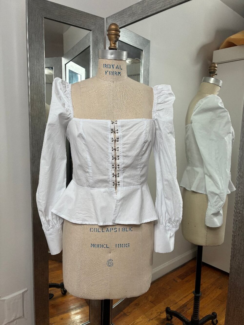 Missguided White Peasant Blouse with Front Hook Closure, Size 6